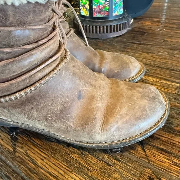 Ugg Cozy Shearling-Lined Ankle Brown Boots Lace Up Caspia Cozy - Picture 4 of 16